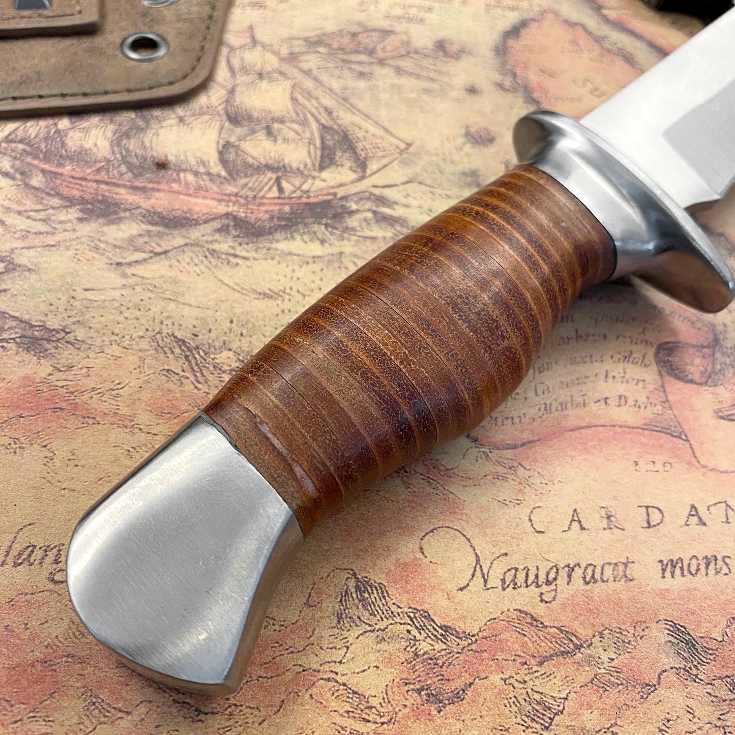 Outdoor tactical hunting knife, a pocket knife for camping, wilderness survival and daily carry.